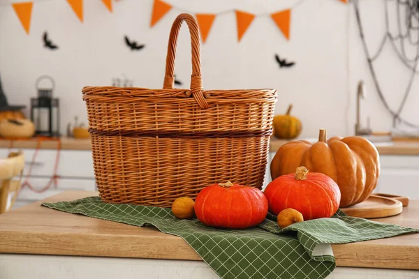 Basket Halloween Pumpkins Counter Kitchen — Stock Photo, Image