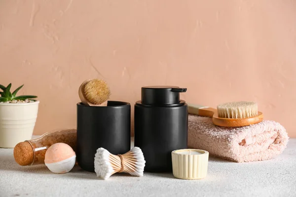 Set Bath Supplies Table Color Wall — Stock Photo, Image