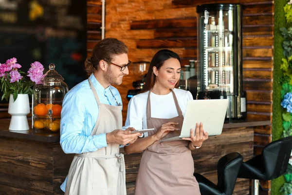 Business Owners Working Laptop Tablet Computer Cafe — Stock Photo, Image