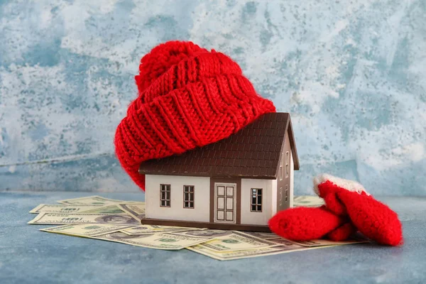 House Model Knitted Hat Mittens Money Grunge Background Heating Concept — Stock Photo, Image