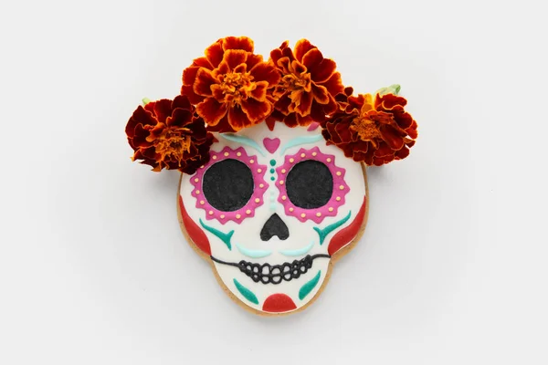 Skull Shaped Cookie Flowers White Background Dia Muertos — Stock Photo, Image