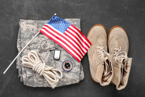 Set Militar Uniforme Bandera Nacional Usa Sobre Fondo Oscuro — Foto de Stock