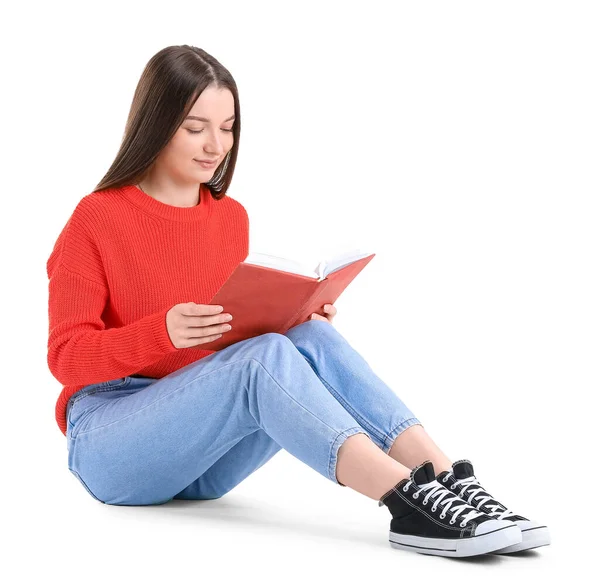 Mujer Joven Suéter Rojo Libro Lectura Sobre Fondo Blanco — Foto de Stock