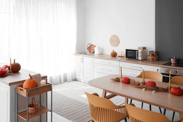 Interior Light Kitchen Pumpkins Counters Dining Table — Stock Photo, Image