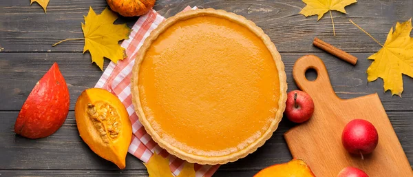 Composition Tasty Pumpkin Pie Wooden Background Thanksgiving Day Celebration — Stock Photo, Image