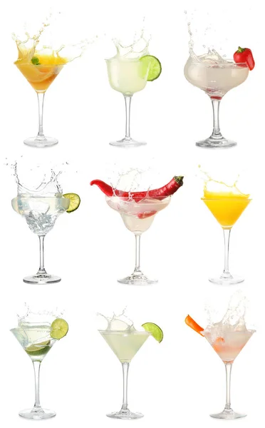 Conjunto Saborosos Coquetéis Martini Com Salpicos Isolados Branco — Fotografia de Stock