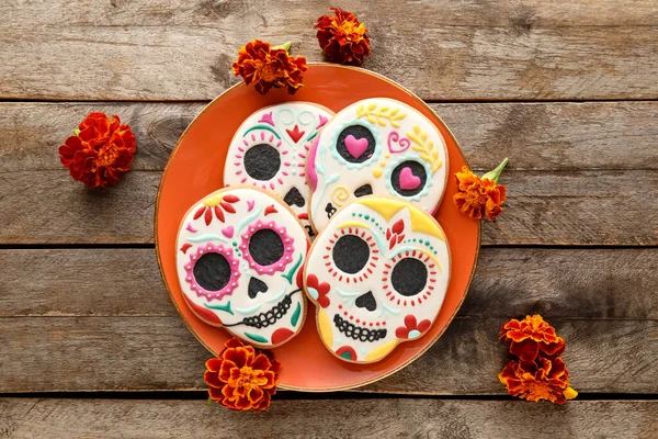 Plate Skull Shaped Cookies Flowers Wooden Background Dia Muertos — Stock Photo, Image