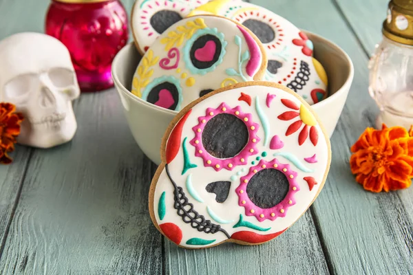 Bowl Skull Shaped Cookies Color Wooden Background Closeup Dia Muertos — Stock Photo, Image