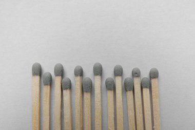 Işık arka planda birçok maçlar