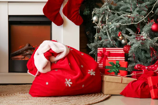 Santa Bag Christmas Presents Fireplace Living Room — Stock Photo, Image