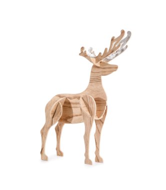 Beyaz arka planda dekoratif ahşap ren geyiği
