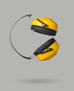 Gri arkaplanda modern işitme koruyucuları