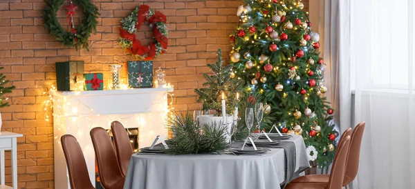 Tavolo Con Bella Cornice Celebrazione Del Natale Sala Pranzo — Foto Stock