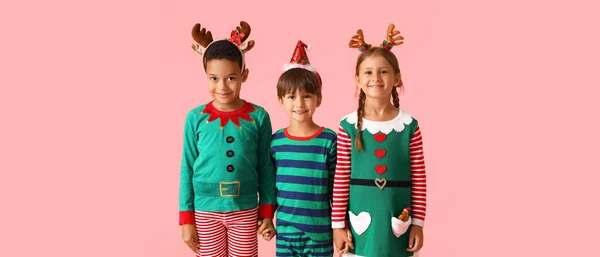 Söta Små Barn Klädda Som Alver Rosa Bakgrund — Stockfoto