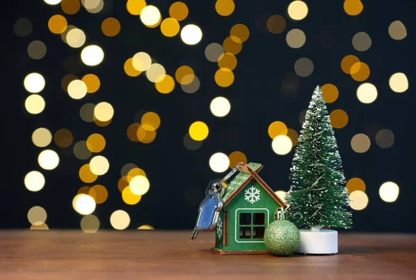 House Figure Key Christmas Decor Table Blurred Lights — Stock Photo, Image