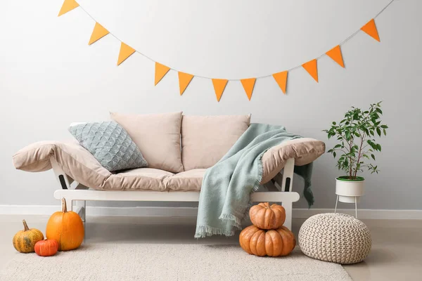 Interior Light Living Room Couch Halloween Pumpkins Pouf — Stock Photo, Image