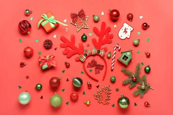 아름다운 크리스마스 과붉은 배경의 — 스톡 사진