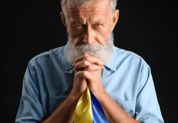 Mature Man Flag Ukraine Praying Black Background Closeup — Stock Photo, Image