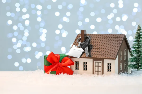 House Model Key Gift Christmas Tree Table Blurred Lights — Stock Photo, Image