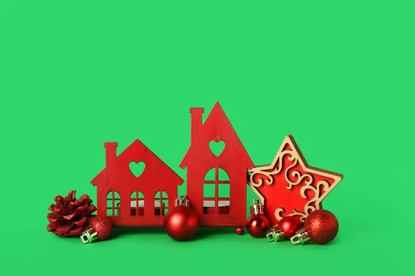 House Figures Christmas Decor Green Background — Stock Photo, Image