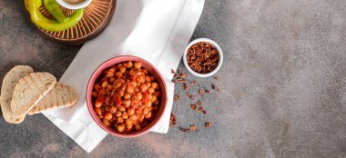 Domates soslu lezzetli nohutlu kase, en iyi manzara.