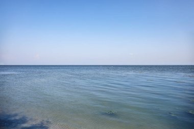 Yaz günü güzel deniz manzarası