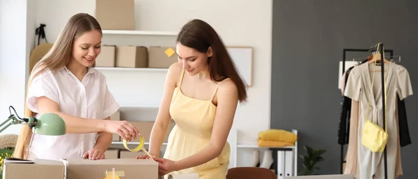 Female Business Owner Seller Warehouse Store — Stock Photo, Image