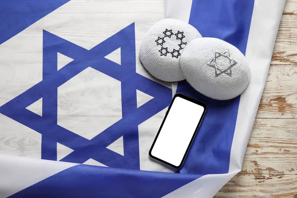 Flag Israel Kippahs Mobile Phone Light Wooden Background — Stock Photo, Image