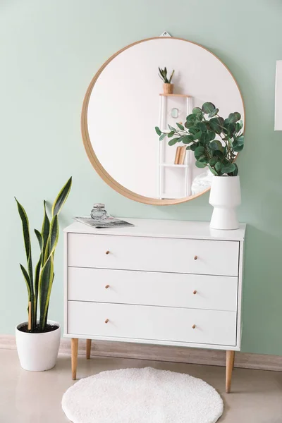 Interior Stylish Room Mirror Chest Drawers — Stock Photo, Image