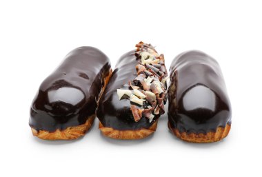 Beyaz arka planda çikolata jöleli leziz eklerName