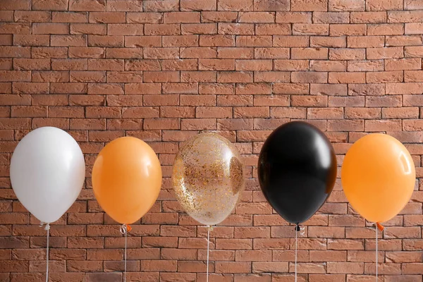 Halloween Balloons Brick Wall — Stock Photo, Image