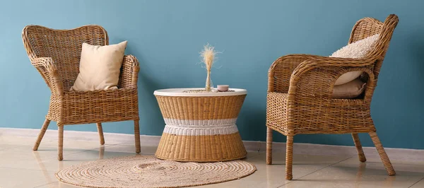 Rattan Armchairs Table Light Blue Wall — Stock Photo, Image
