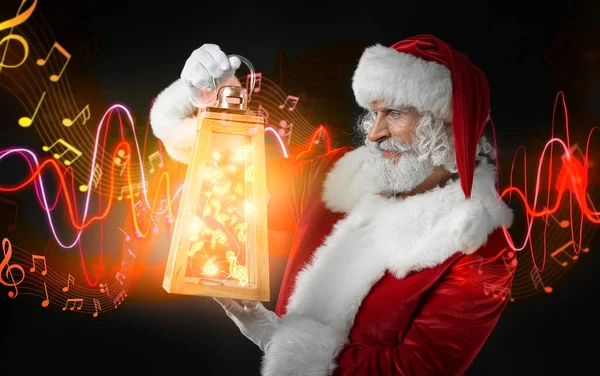 Fenerli Noel Baba Karanlık Arka Planda Nota Işaretleri — Stok fotoğraf
