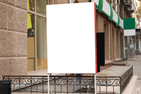 Moderno Cartellone Pubblicitario Bianco Sulla Strada Della Città — Foto Stock