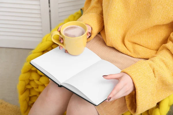 Woman Book Cup Coffee Home Closeup — Foto de Stock