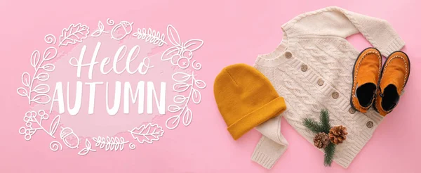 Stylowy Sweter Dziecięcy Kapelusz Obuwie Tekst Hello Autumn Różowym Tle — Zdjęcie stockowe