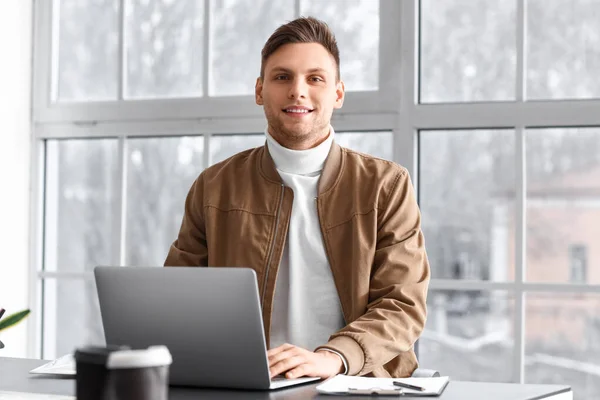 Smiling Businessman Working Laptop Table Office — Stock Photo, Image