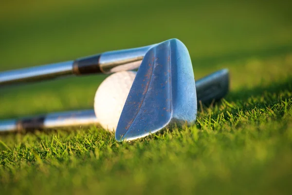 Golf club and ball — Stock Photo, Image