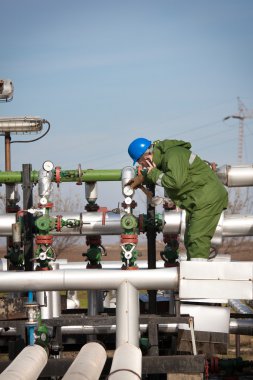 gaz ve petrol rafinerisi işçi