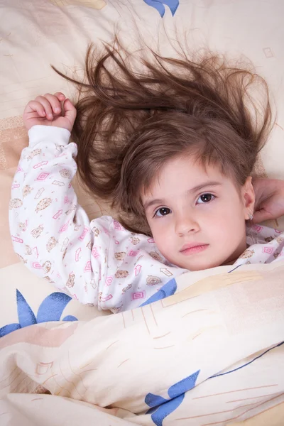 Doce menina feliz dormindo — Fotografia de Stock