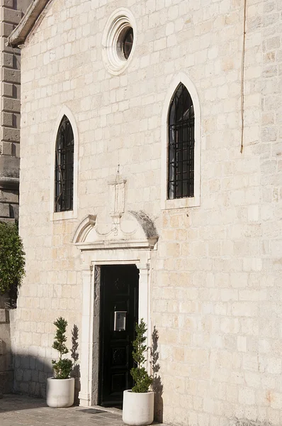 Oude kerk in budva, montenegro — Stockfoto