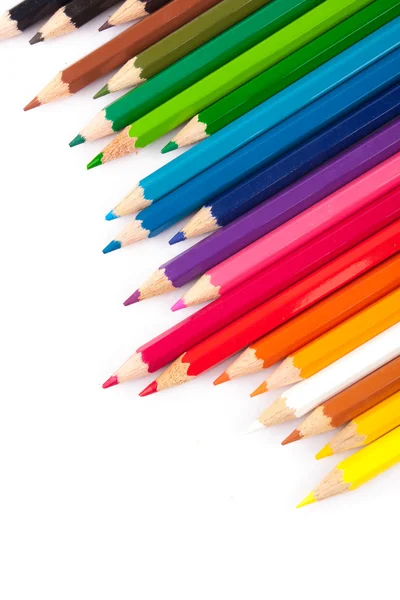 Lápices de colores sobre fondo blanco . — Foto de Stock