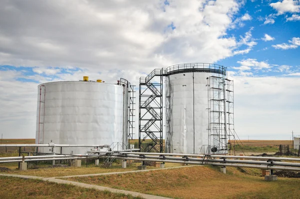 Gasspeicher und Pipeline — Stockfoto