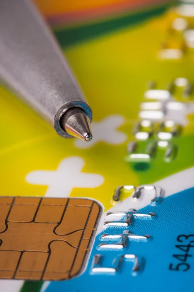 Credit card and pen — Stock Photo, Image