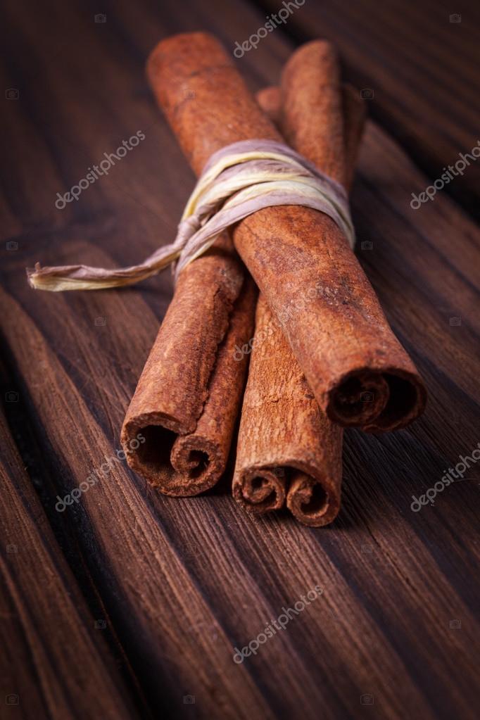 肉桂木背景– 图库图片