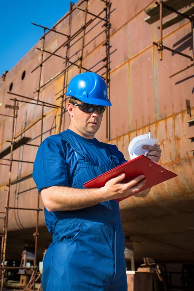 Shipyard worker — Stock Photo, Image