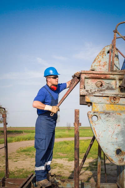 Travailleur pétrolier — Photo