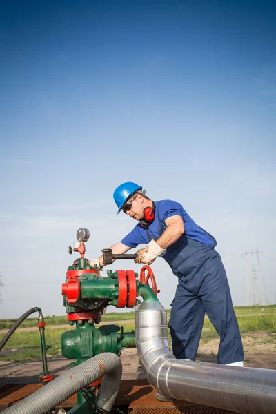 Oil worker — Stock Photo, Image