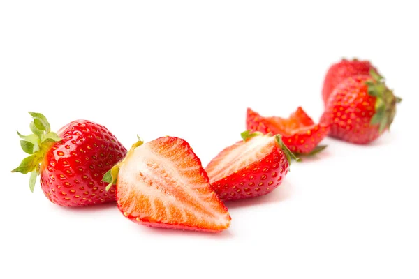 Aardbeien geïsoleerd op witte achtergrond — Stockfoto