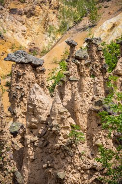 Şeytan'ın şehir doğal simgesel yapısı olan bir dünyanın yeni 7 harikası